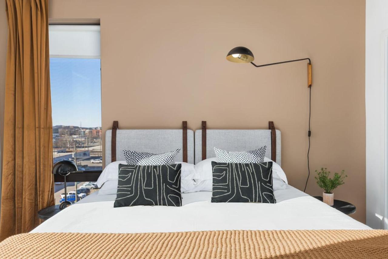 Penthouse With Patio Walk To Downtown 3 Bedrooms 5 Beds Nashville Zewnętrze zdjęcie